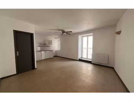 location appartement  m² t-2 à calvisson  590 €