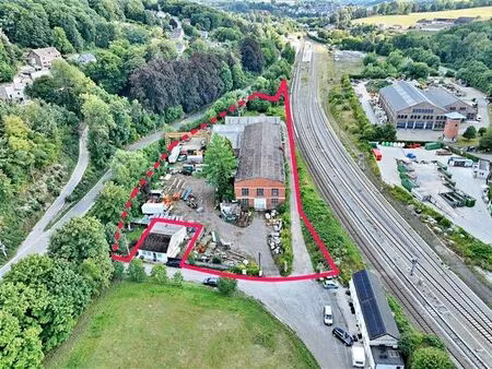 entrepôt de +/_ 2200m2 érigé sur un terrain de 89 5ares