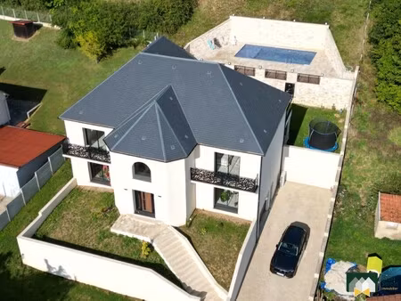 villa de luxe à vendre à saint-prest