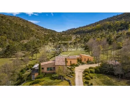 villa de luxe à vendre à bargème