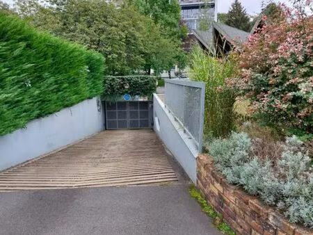 place parking couvert