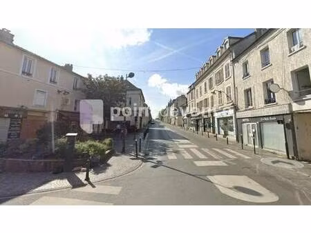 pret-à-porter avec bail commercial