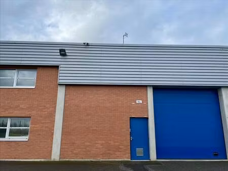 local d'activités à louer