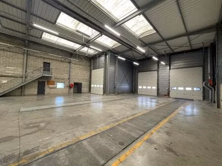 local d'activités à louer