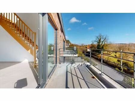 beau duplex 4 chambres avec une vue imprenable et un peb a++