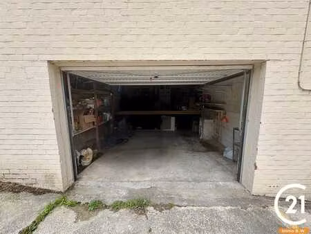 spacieux garage de +/- 38m² offrant de nombreuses possibilit