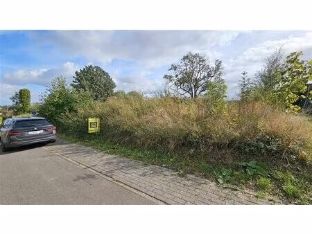 option - terrain de 9 ares 53 ca proposant 27 mètres de faça