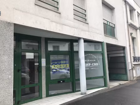 local commercial proche de la gare de châtellerault