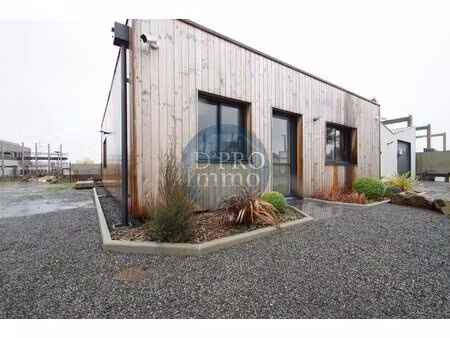 local commercial moderne à louer - emplacement idéal près de la gare du pallet