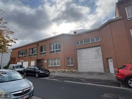 atelier/entrepôt +/- 2.000 m²