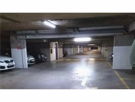 parking à louer