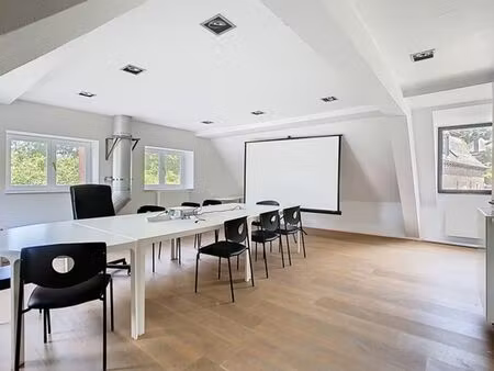 magnifique bureau entièrement rénové à lasne