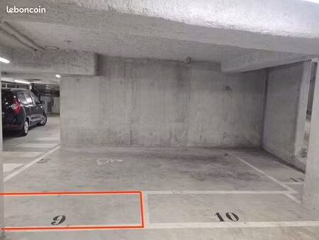 3 emplacements moto colombes