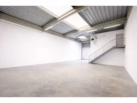 local d'activités à louer