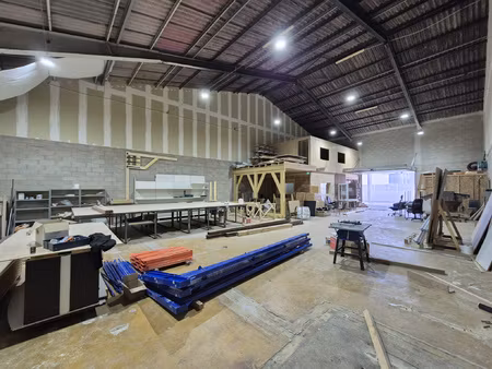 local professionnel 280m2 st esteve centre