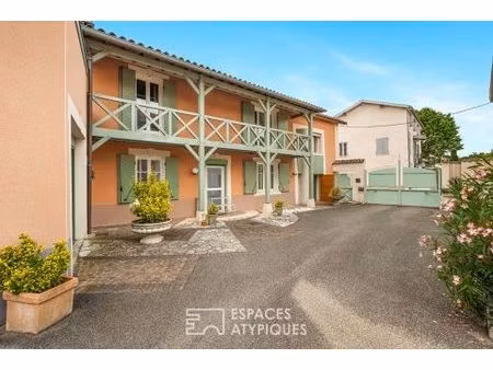 corps de ferme rénové avec dépendances