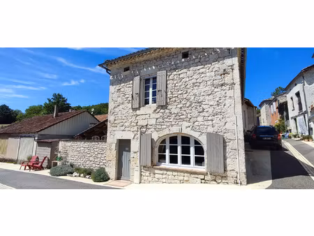 maison de village avec atelier  patio  grand espace de vie e