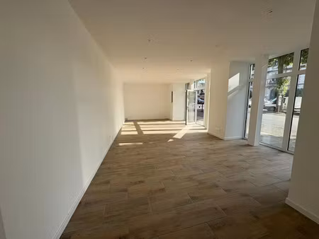 location locaux professionnels 50 m² à decazeville (12300)  460 €