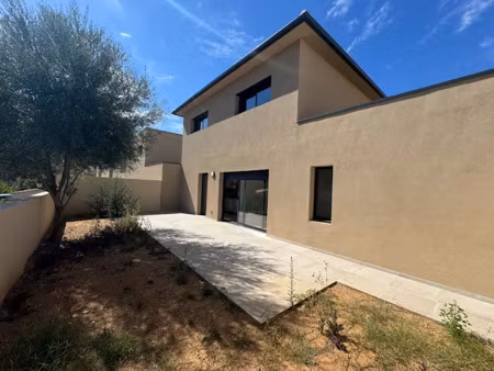 location maison 4 pièces 112 m² à furiani (20600)  1 560 €