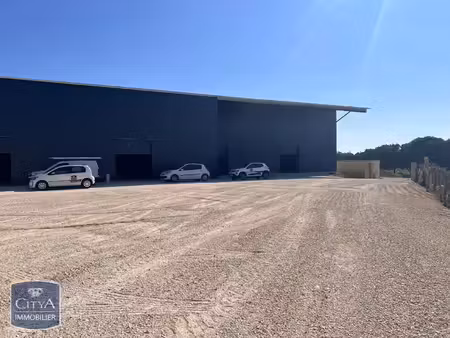local commercial à louer 200 m² - roquemaure (30) - 1 438€