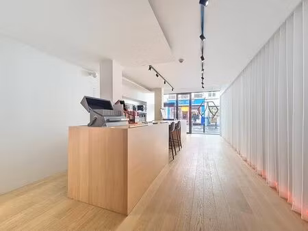 espace commercial très bien situé (102 m²) à louer à gand