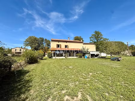 vente maison 4 pièces 137 m² à vielmur-sur-agout (81570)  180 000 €