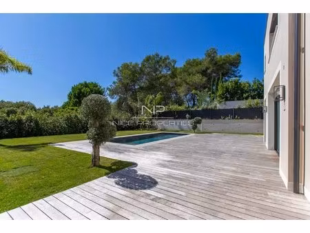 mouans sartoux  superbe villa contemporaine rénovée avec piscine