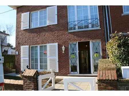 agréable maison 3 façades proche toutes commodités