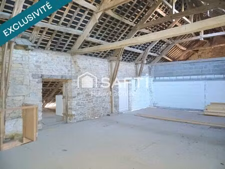 gahard centre bourg  à 30 minutes de rennes  jolie bâtisse en pierres à rénover entièremen