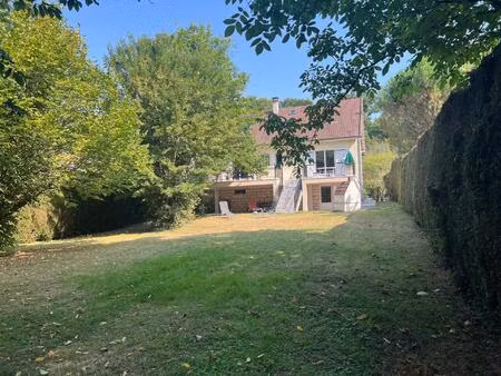 maison 6 pièces 175 m2 5 chambres terrain 1072m2.