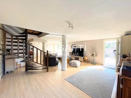 mas-blanc-des-alpilles – maison d'environ 165 m²  4 chambres  sur terrain piscinable.