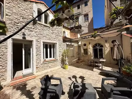 maison 16ème siècle 207m2 jardin toit cathédrale