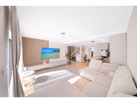 maison de village rénovée avec goût athée