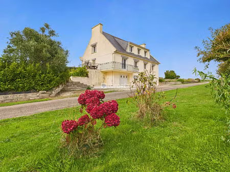 pouldreuzic - proche mer vaste maison sans vis-a-vis