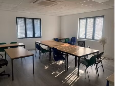 à louer bureau 791 m² – 9 333 € |laval