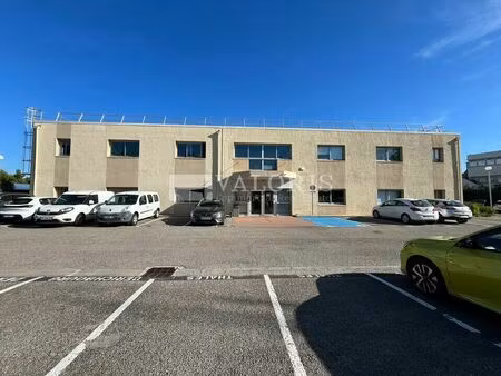 location bureau 101 m² à vitrolles (13127)