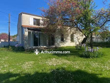 maison spacieuse de 145 m² à contré avec jardin