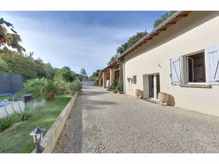 vente maison 11 pièces  260.00m²  lamothe