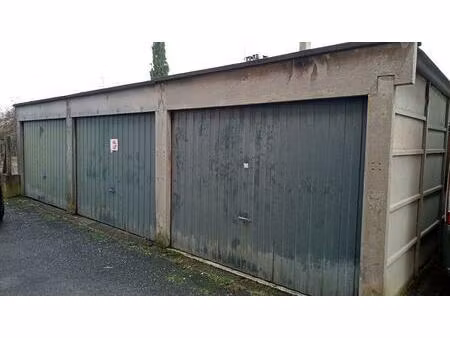 garages et terrain constructible 532 m2