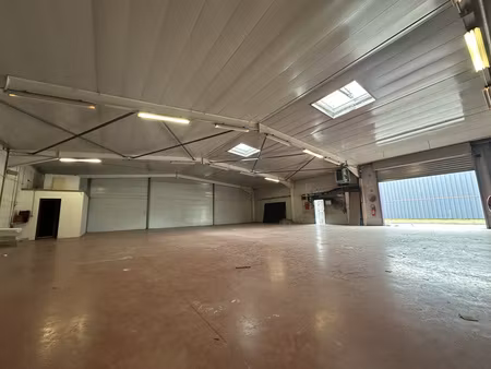 location local commercial 415m² roye 80700