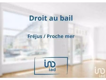 vente bureaux et commerces à fréjus (83370) : à vendre / 50m² fréjus