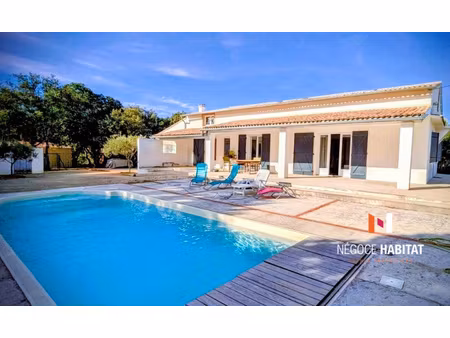 propriete trois logements sur 5000 m2 de terrain clos avec p