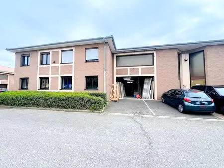 a louer - activité et bureaux - parfait etat