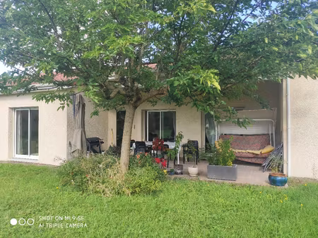 maison familiale de plain-pied - mizérieux (42110)