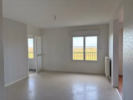 location appartement 4 pièces 66 m² à cluis (36340)