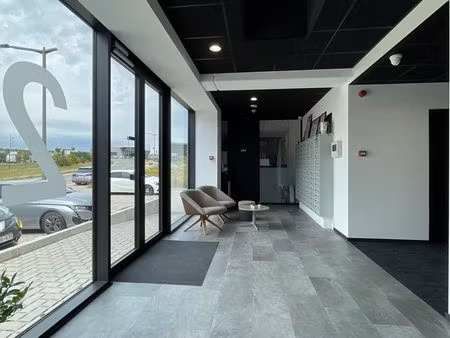 bureau privatif de 4/5 personnes : 1200€ htva/mois