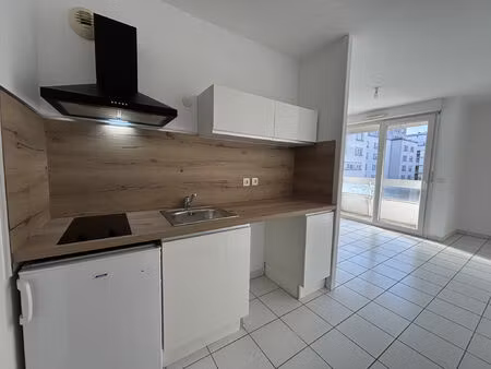 location appartement 2 pièces 29 m² à grenoble (38100)