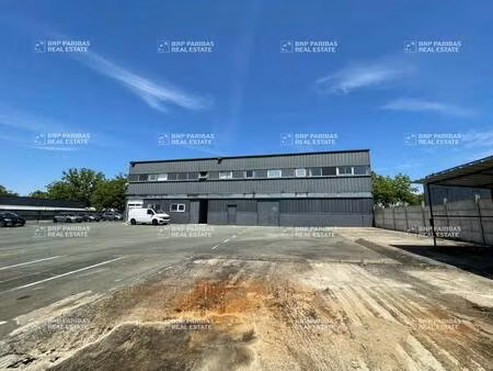 local d'activités à louer