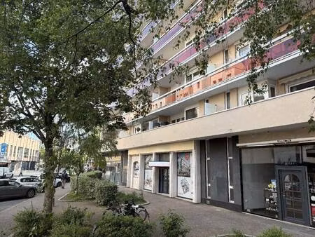 local commercial à louer