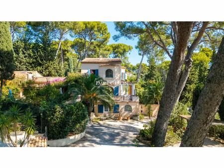 vente maison 7 pièces 182 m² à la ciotat (13600)  1 540 000 €